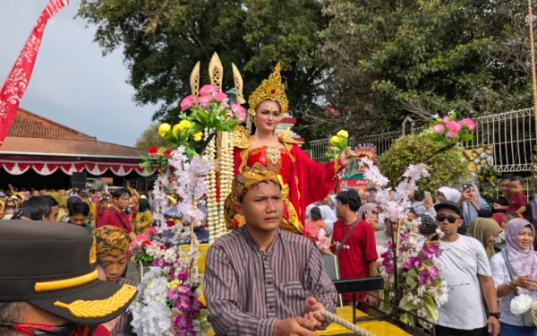 Thumbnail Berita - Kirab Buka Luwur Ratu Kalinyamat Meriahkan Hari Jadi ke-476 Kabupaten Jepara