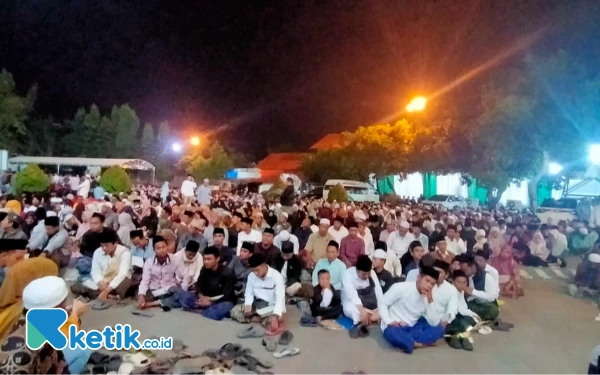 Thumbnail Berita - 1 Abad Haul Syaikhona Muhammad Kholil, Ribuan Masyarakat Tumpah Ruah di Bangkalan