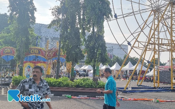 Thumbnail Berita - Pasar Malam Denggung Sleman Sterilkan Jogging Track, Geliat Ekonomi dan Olahraga Jalan Beriringan