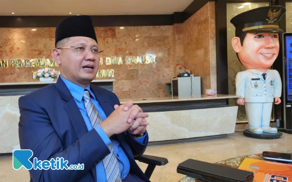 Thumbnail Tegas! Kadindik Jatim lnstruksikan Sekolah Dilarang Tahan Ijazah Siswa