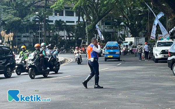 Thumbnail Berita - Dishub Kota Malang Gerak Cepat Urai Kemacetan di Jam-Jam Rawan Kepadatan