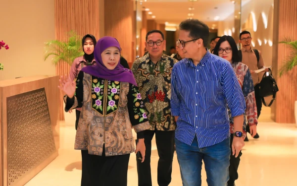 Thumbnail Berita - Audiensi dengan Menkes, Gubernur Khofifah Berencana Jadikan 2 RS di Jatim sebagai RSPPU