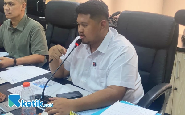 Thumbnail Berita - Disinggung DPRD Surabaya Soal Bekingan Terkait Tuduhan Penahanan Ijazah, Jan Hwa Diana Marah