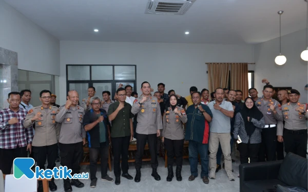 Thumbnail Berita - Halalbihalal, Kapolres Situbondo Apresiasi Sinergitas Wartawan Jaga Kondusifitas Kamtibmas