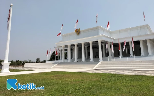 Thumbnail Berita - Tur Rumah Abah Arum Sabil, Lahannya Bukan 1 Tapi 65 Hektare Punya 2 Istana Negara