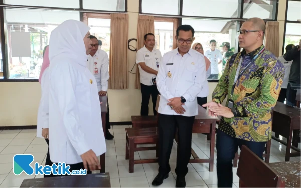 Thumbnail Berita - Tinjau Sekolah Rakyat di Kota Batu, Gubernur Khofifah Tekankan Sejumlah Perbaikan