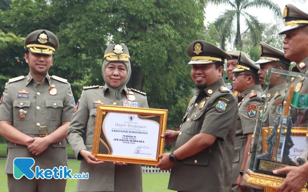 Thumbnail Berita - Juara III Kirab Pataka di Jatim, Satpol PP Bondowoso Tegaskan Ini Jadi Motivasi