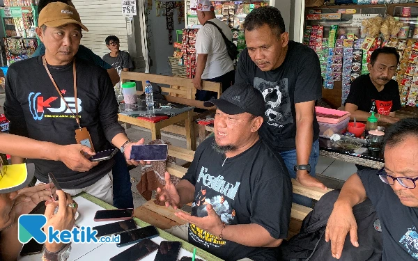 Thumbnail Berita - Dugaan Korupsi DAM, RaDja Desak Kejari Blitar Tetapkan Eks Bupati Mak Rini Jadi Tersangka