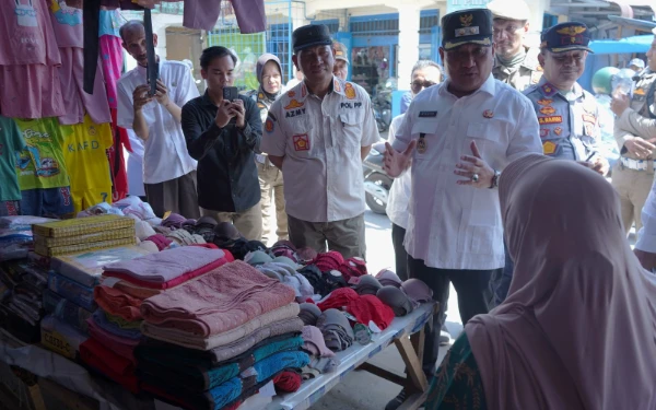 Thumbnail Blusukan, Wabup Asahan Minta PKL Pasar Inpres Tak Gunakan Ruas Jalan