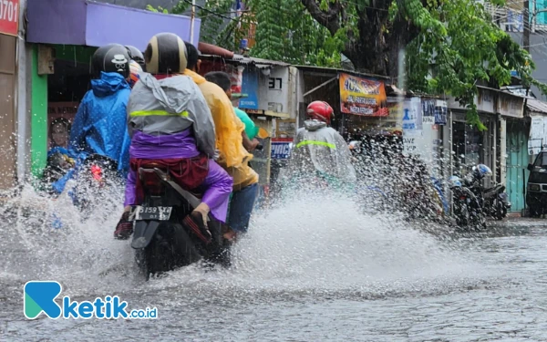 Thumbnail Surabaya dan Malang Raya Diprakirakan Hujan Hari Ini