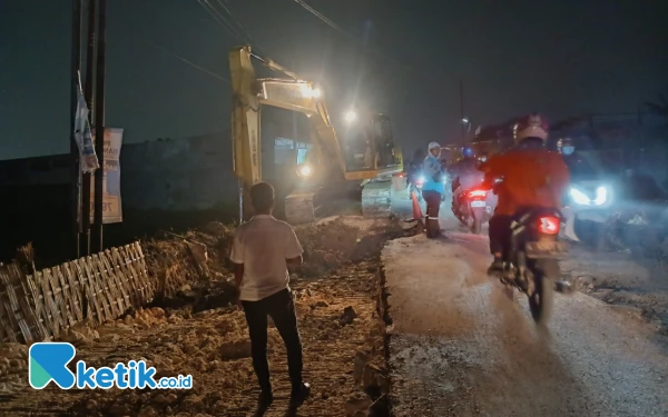 Thumbnail Berita - URC Bina Marga DPUTR Gresik Kebut Pemeliharaan Jalan Kedanyang-Banjarsari