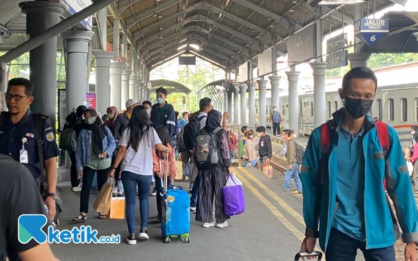 Thumbnail Berita - Long Weekend, KAI Daop 8 Surabaya Catat Pelanggan Capai 123 Ribu