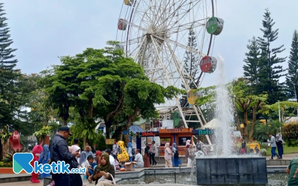 Thumbnail Berita - Penggantian Bianglala Alun-Alun Kota Batu Kembali Ditunda