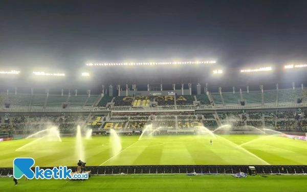 Thumbnail Berita - Susunan Pemain Persebaya vs Madura United, Tumbas Starter