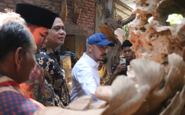 Thumbnail Berita - Wamen Giring Siap Kawal Seni Ukir Jepara Terdaftar Warisan Dunia