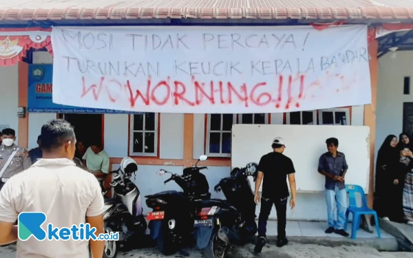 Warga Demo, Tuntut Oknum Kades di Abdya Aceh Dipecat