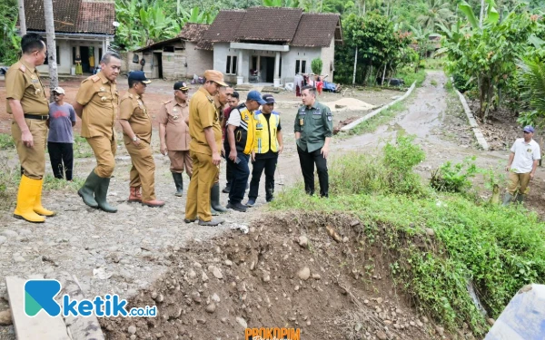 Thumbnail Berita - Bupati Pesawaran Fokuskan Penanganan Pasca Banjir dan Normalisasi Sungai di Desa Penengahan