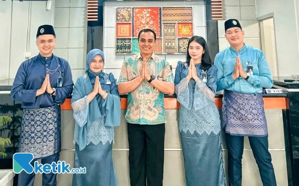 Thumbnail Berita - Kenang Nilai Juang, Karyawan BRI BO Kotapinang Kenakan Pakaian Adat di Hari Kartini