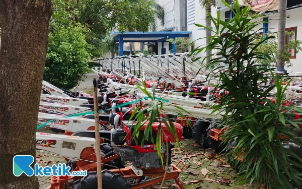 Thumbnail Berita - Disperta KP Sampang Belum Salurkan 59 Unit Hand Traktor kepada Kelompok Tani