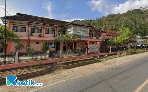 Thumbnail Tukar Guling Lahan Puskesmas Ngadirojo Pacitan Tersendat Pejabat DPMD Provinsi