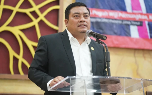 Thumbnail Berita - Kasus Penahanan Ijazah Kian Marak, Anggota Komisi E DPRD Jatim Minta Pemprov Perketat Pengawasan
