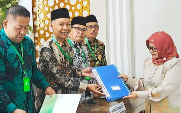 Thumbnail Berita - Tiga Tokoh Resmi Daftarkan Diri sebagai Calon Rektor UIN Malang