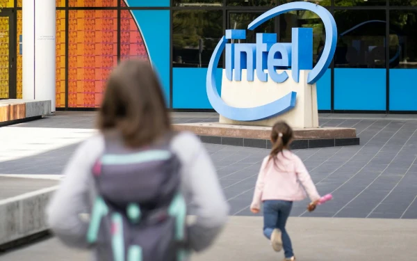 Thumbnail Berita - Langkah Berani CEO Baru, Intel Pangkas 20% Karyawan