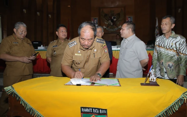 Thumbnail Berita - DPRD Asahan Tetapkan RPJMD 2025-2029, Bupati: Mari Kawal dan Dukung Bersama