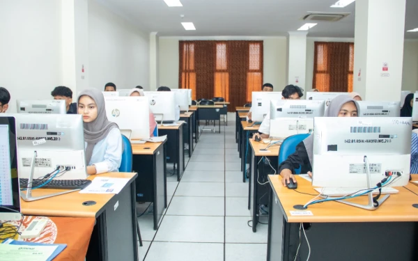 UTBK di Unesa: 2.462 Peserta, 98 Absen Tanpa Keterangan