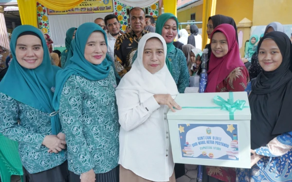 Thumbnail Wakil Ketua PKK Sumut dan Ketua PKK Asahan Kunjungi Posyandu dan PAUD