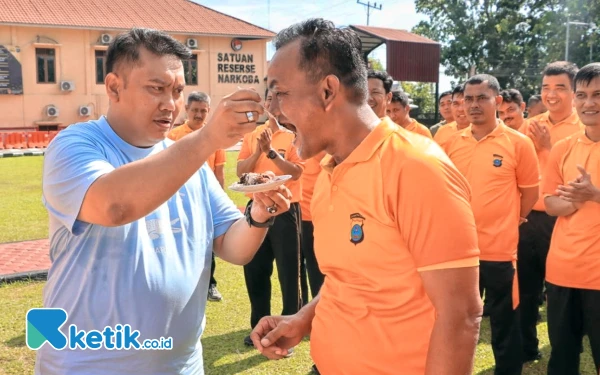 Thumbnail Berita - Kapolres Labuhanbatu Gelar Syukuran  Bagi 49 Personel Kelahiran di Bulan April