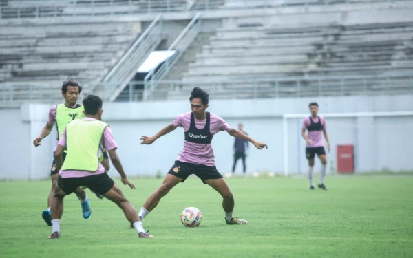 Thumbnail Berita - Lepas Sanksi FIFA, Persik Kediri Langsung Fokus 5 Pertandingan Terakhir di Liga 1