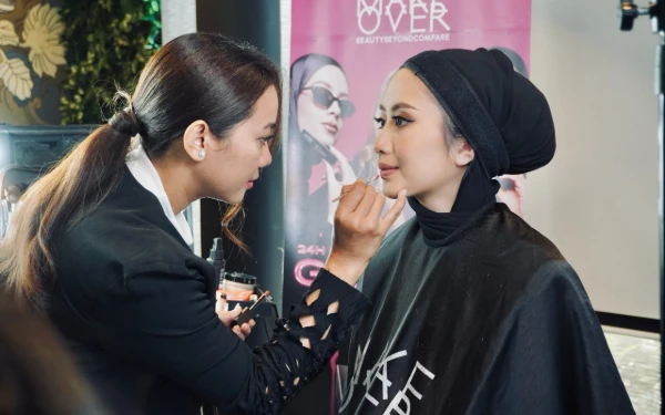Gandeng Make Over, Coffee Cafe Malang Gelar Beauty Class Meriahkan Hari Kartini