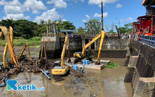 Thumbnail Berita - Perum Jasa Tirta I Gelar Pladu Bendungan Wlingi dan Lodoyo, Target Kurangi Setengah Juta Kubik Sedimen