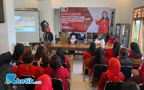 Thumbnail Berita - Erma Susanti Dorong Perempuan Blitar Jadi Pelopor Inovasi Pengelolaan Sampah