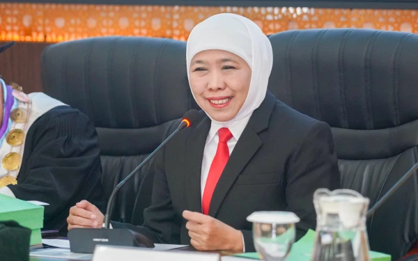 Thumbnail Pemprov Jatim Berikan Beasiswa 1.190 Mahasiswa di Tahun 2025, Ini Harapan Gubernur Khofifah