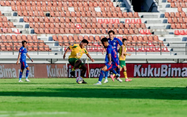 Thumbnail Persebaya Gagal Curi 3 Poin Lawan Arema FC, Paul Munster: Kami Kecewa