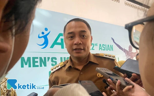 Thumbnail Eri Cahyadi Ancam Sanksi Tegas Pelatih yang Banting Pemain Futsal di Surabaya