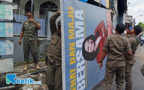 Thumbnail Berita - Hingga April 2025, Ribuan Reklame Insidentil di Kota Batu Ditertibkan