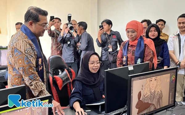 Thumbnail Berita - Penggunaan AI Bikin Khawatir, Menteri Ekraf Siasati dengan Mendorong Seniman Beradaptasi