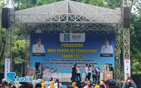 Thumbnail Berita - Tripartit Bersatu, Ribuan Orang Hadiri Peringatan Hari Buruh Pemkab Sleman