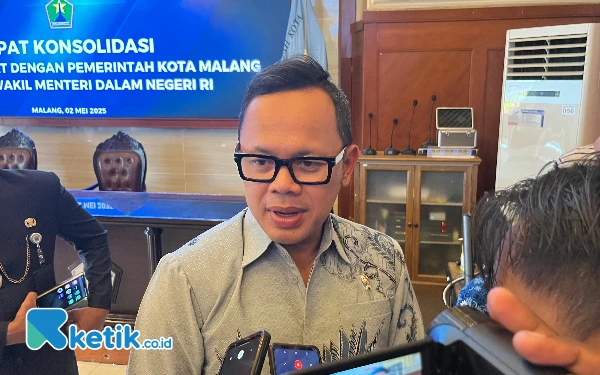 Thumbnail Tanggapi Pernyataan Dedi Mulyadi Memasukkan Anak Nakal ke Barak Militer, Wamendagri Siapkan Konsep