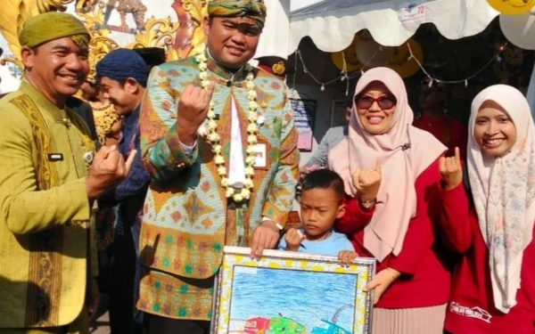 Rendra Torres, Siswa Inklusi SDN 2 Krapyak Jepara, Tunjukkan Bakat Lewat Hadiah untuk Gus Wabup
