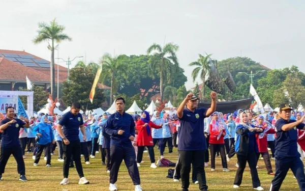 Thumbnail Berita - Mas Wiwit dan Gus Hajar Gaungkan Sinergi Pendidikan dan Ekonomi di Peringatan Hardiknas 2025 di Jepara