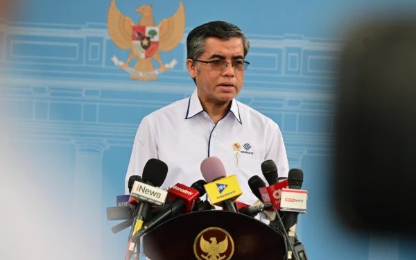 Thumbnail Berita - Tindaklanjuti Janji Prabowo di May Day, Menaker Siapkan Aturan Hapus Outsourcing