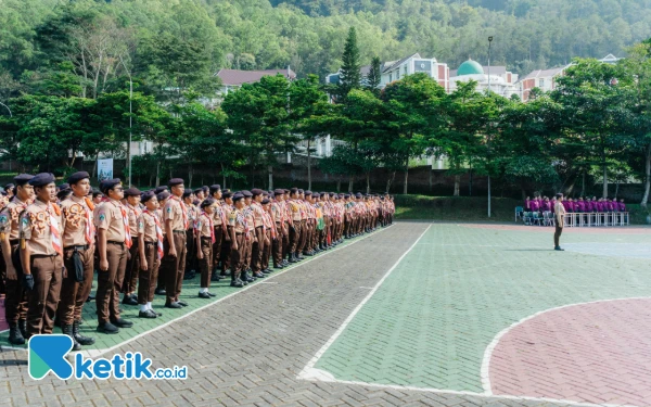 Thumbnail Ratusan Santri IIBS Al Izzah Kota Batu Ikuti Super Camp VII