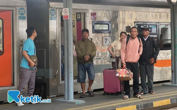 Thumbnail Berita - Mobilitas Tinggi, KAI Commuter Catat Lonjakan Penumpang Capai 32 Juta di April 2025