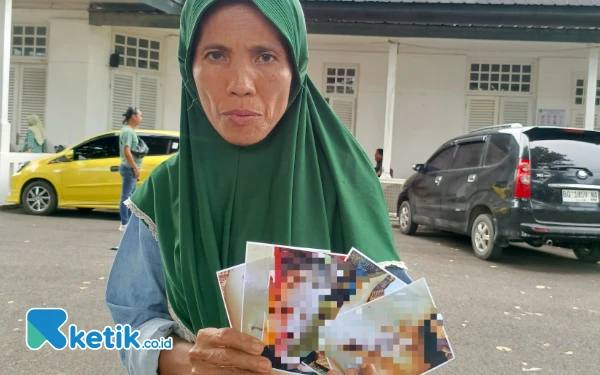 Thumbnail Berita - Bondong-Bondong ke PN Palembang, Keluarga Korban Pembunuhan Elza Ariesta Desak Terdakwan Dihukum Seberat-beratnya