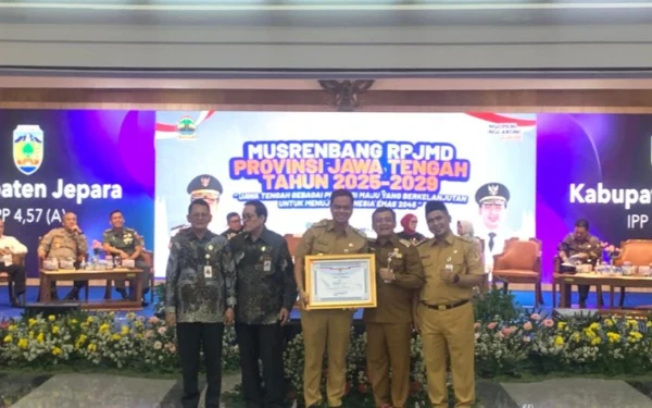 Thumbnail Berita - Raih Predikat Prima, Bupati Jepara Tegaskan Komitmen Tingkatkan Pelayanan Publik