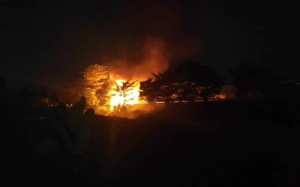 Thumbnail Berita - Truk Kostrad di Tol Pandaan-Malang Terbakar, 1 Prajurit Tewas dan 1 Luka-Luka